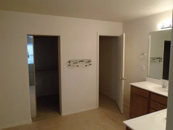 k_cantacielo_MBR Bathroom area.jpg