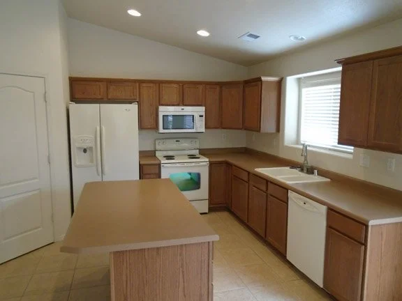 e_cantacielo_kitchen_B.jpg
