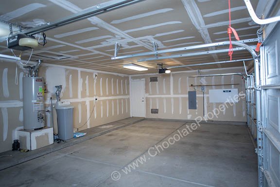 10420 Cantacielo_z3_3 car garage B.jpg
