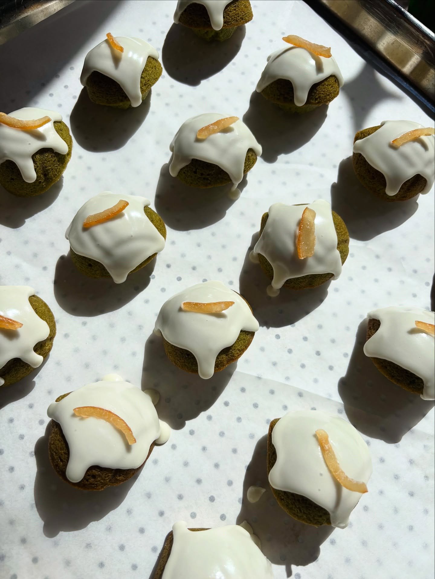 ✨yes, we cater!✨

Made these cutie little matcha yuzu tea cakes for a recent order! 

We&rsquo;d love to cater your next event, too! Feel free to send us an email at kelly@kemidessertbar.com to discuss all the delicious details!! 🤩😍🥳