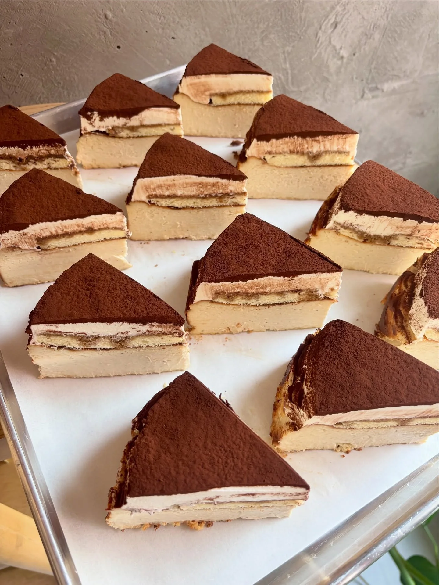 Tiramisu basque cheesecake ✨

This one&rsquo;s GOOD, you guys. I mean, all the basque cheesecakes are always delicious, but dang this one is GOOD!! 

Ultra creamy and light Vietnamese coffee infused cheesecake, espresso soak ladyfinger sponge, fluffy