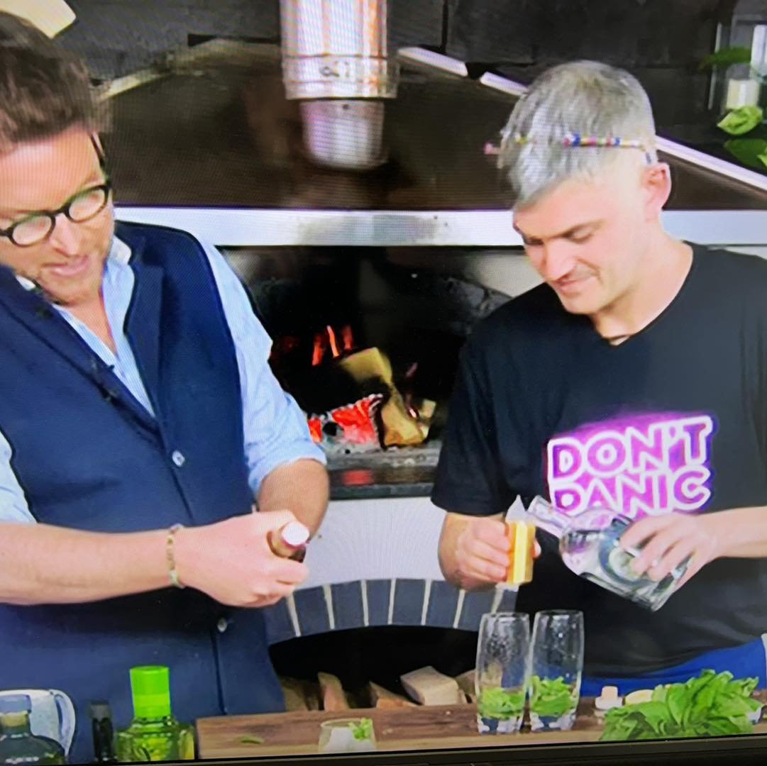 SC Dogs White Rum featuring on James Martin's Saturday Morning on ITV today. 

Below is the recipe for the cocktail in which we featured ! 

Nordic Mojito
25ml  White Rum (SC Dogs works well!) 25ml  Aquavit 10-12  Fresh mint leaves (plus garnish!) 20