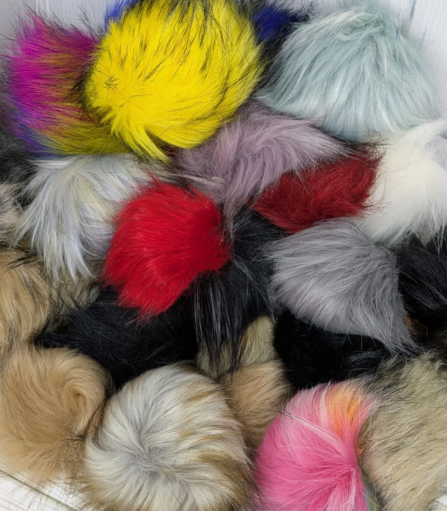 Synthetic Pom-poms