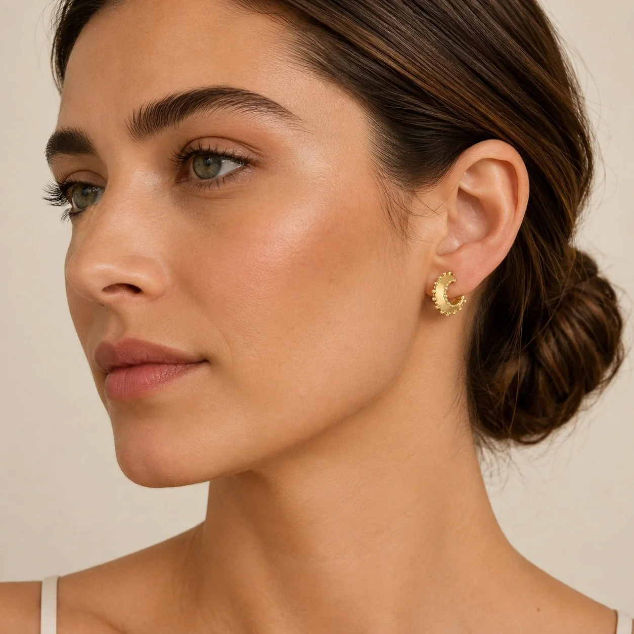 Elanor-Hoop-Earring-Model1.jpg