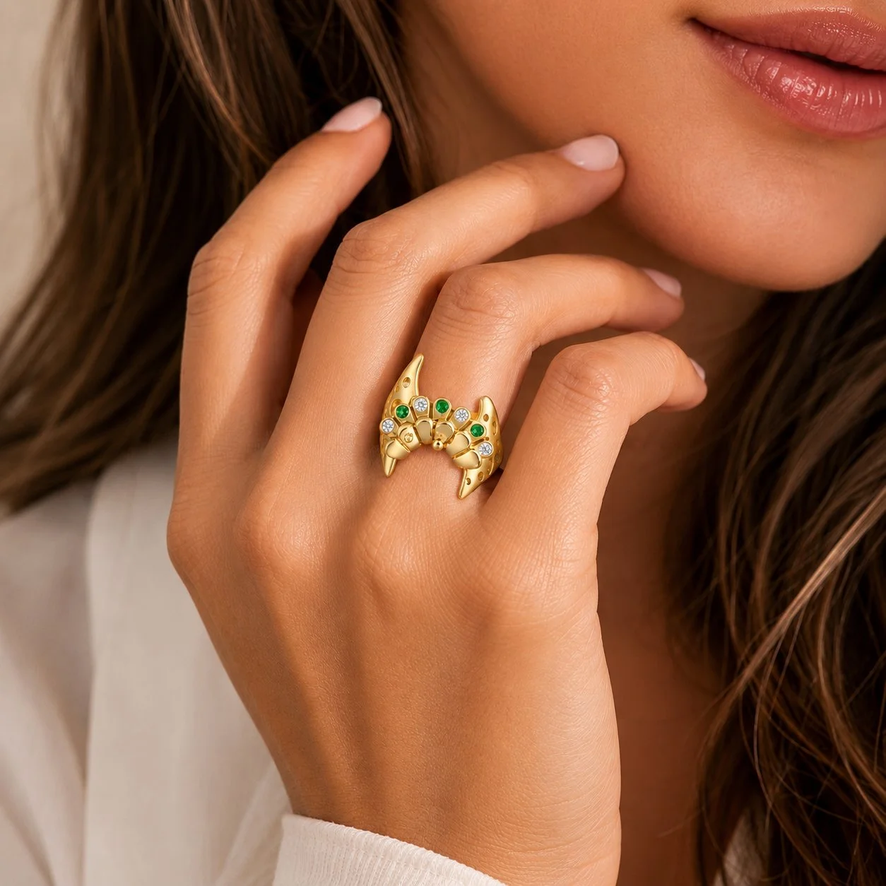 Aneta Zae -Peacock - Ring - Model.jpg