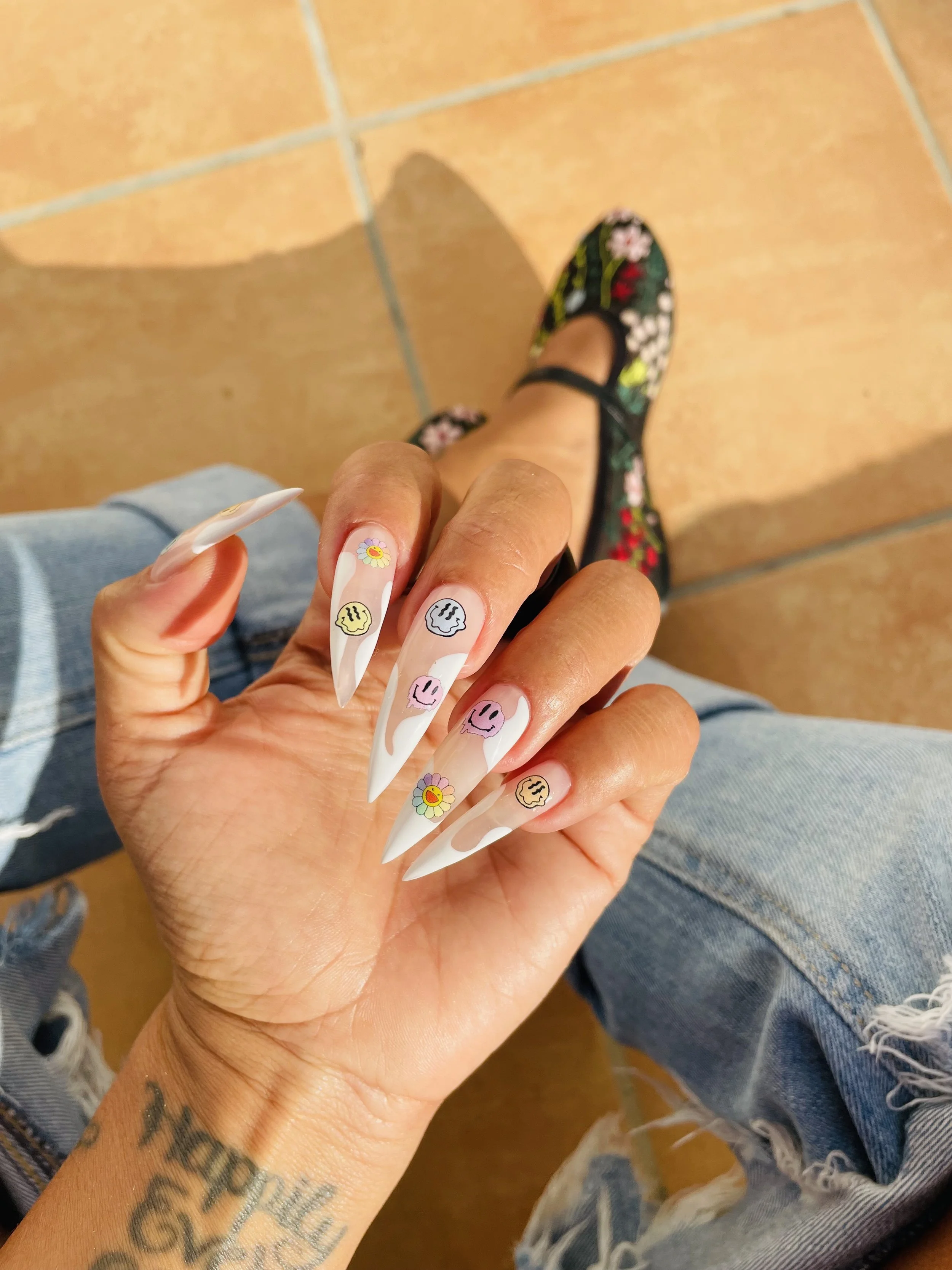sculpted stiletto gel nail art.jpg