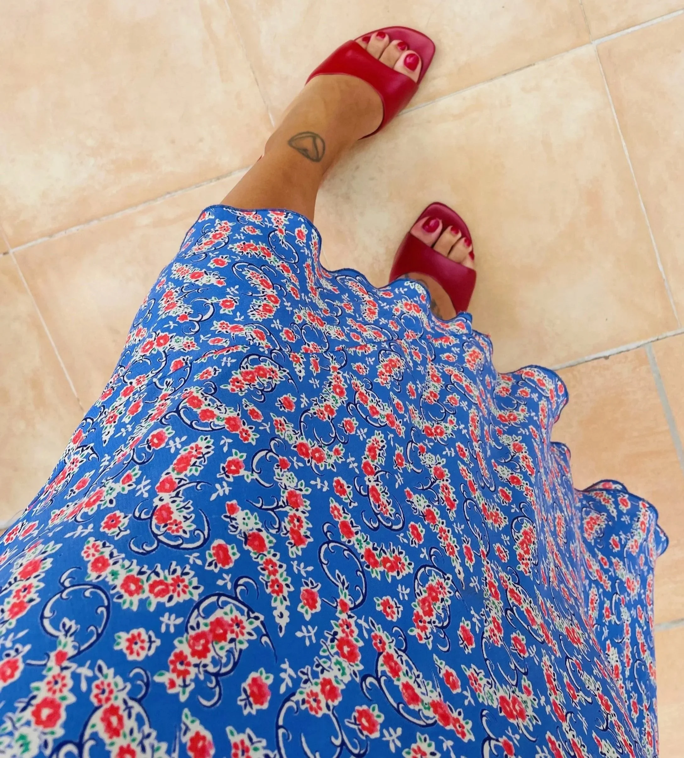Why You Should Be Using Cuticle Oil on Your Pedicure Too