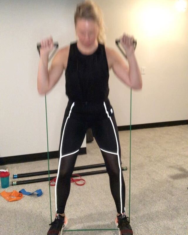 Bonner basement band workout ✅ Coach Brandon 🐶 was napping in the corner but I knew he was cheering me me on in his dreams. 😉 I&rsquo;m using a light resistance band here. Experiment with the resistance to make sure you feel the burn! Complete 3 ro