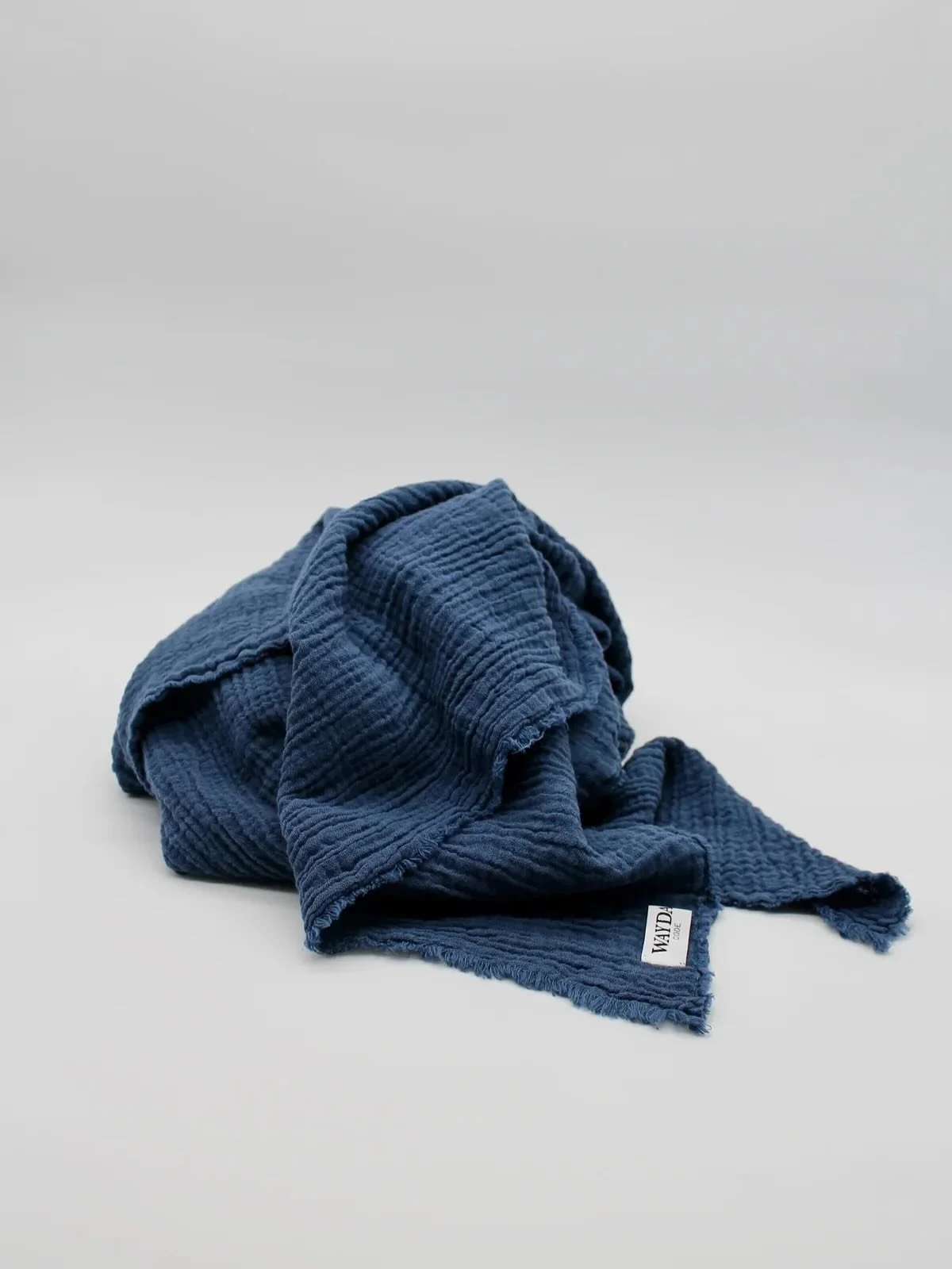 WAYDA

The WAYDA cotton muslin scarf is super comfortable to wear. It is designed to become an instant favorite for your everyday versatile style.
It&rsquo;s an &ldquo;all four seasons&rdquo; product, made to be shared and loved. The Muslin Cotton te