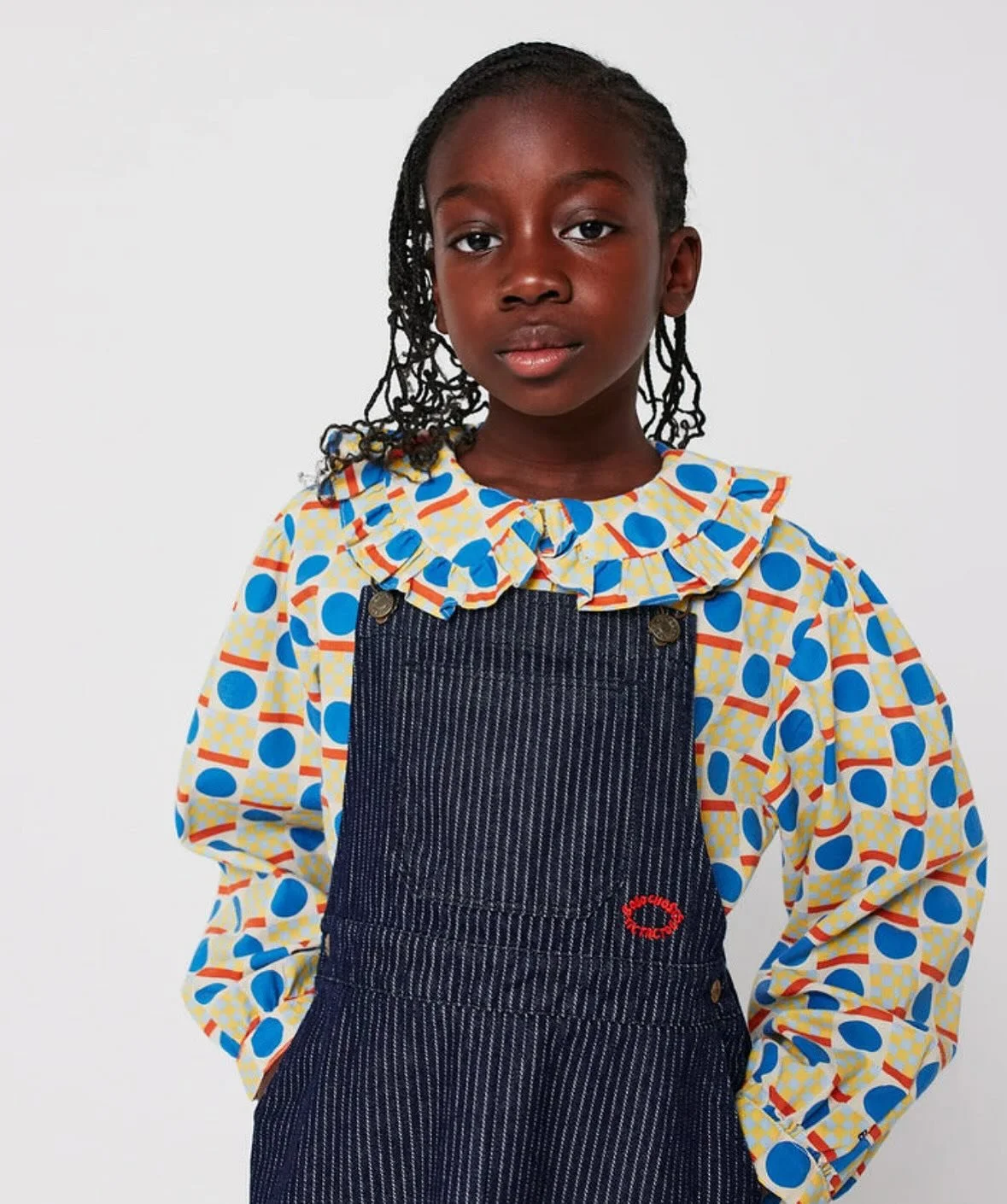 Lovely geometric scacs blouse with a ruffle neck. Perfect for the back to school new season 🔵⚪️🔴

Available in size
4-5Y
6-7Y

Peers selected