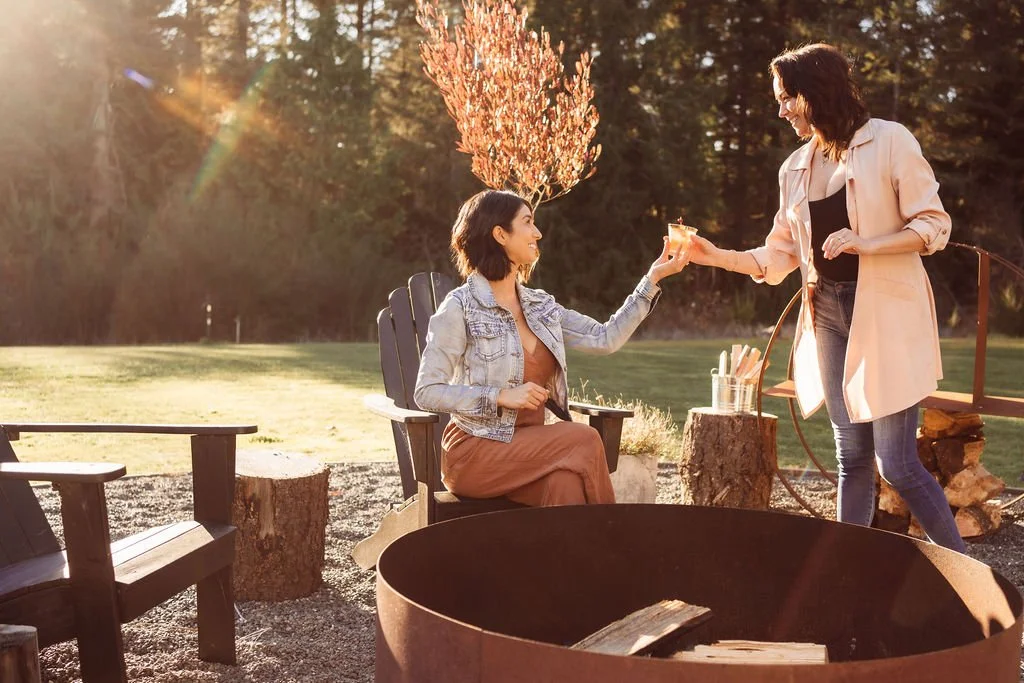 paloma serving issa.JPG