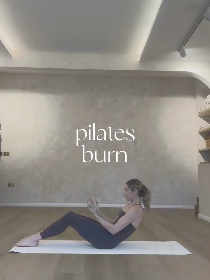 WHY PRACTICE COMBINATION MOVES LIKE THIS? 👇they:
- encourage neuroplasticity by building new neural pathways in the brain
- encourage problem solving in the brain as your body adapts to a movement or sequence it&rsquo;s unused to
- unique, explorati