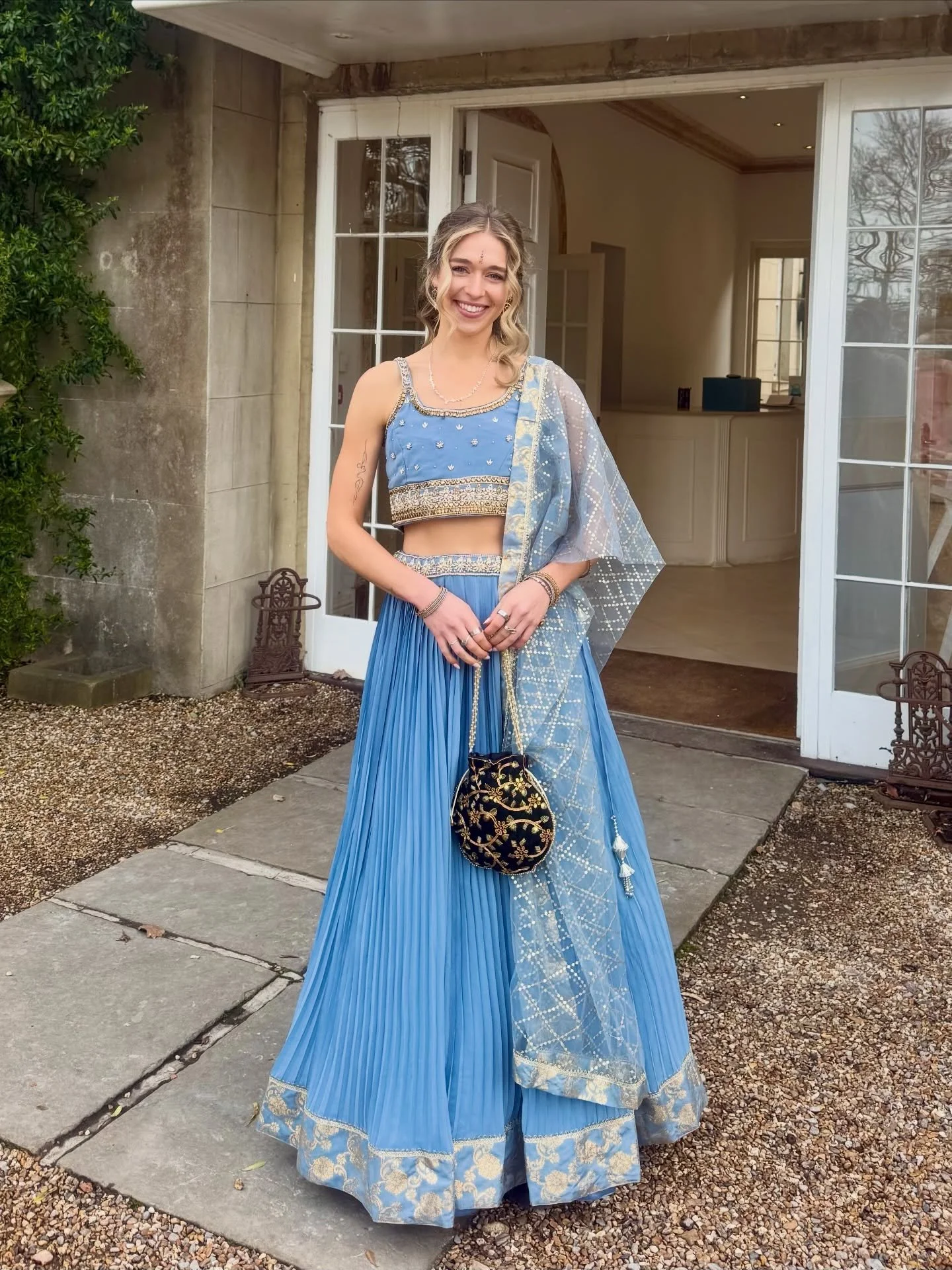 recent glimmers! I got to watch my best friend get married yesterday and my heart is bursting with happiness!!! for all life&rsquo;s craziness, it does have its magic moments ✨✨