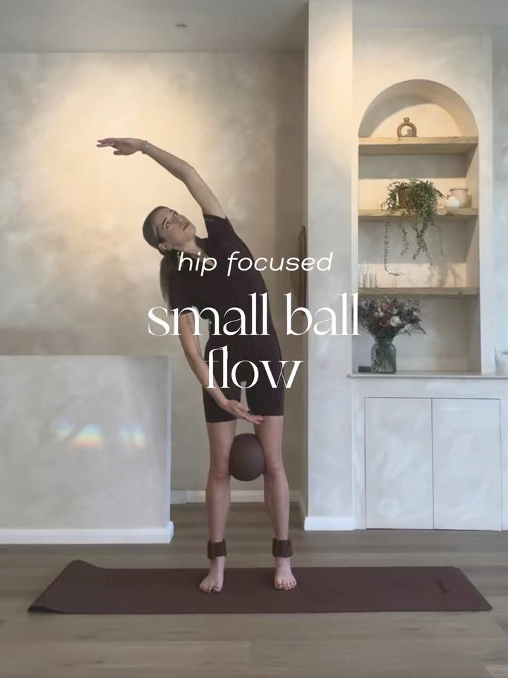 fresh flows in chocolate everything by @bettermestore 🍫✨ use my code SASHA for 15% off sitewide 

Members have you spotted yesterday&rsquo;s new 39 min mobilise, feel &amp; flow on @sashaalexstudio yet? If you enjoy these flows > you&rsquo;ll lov