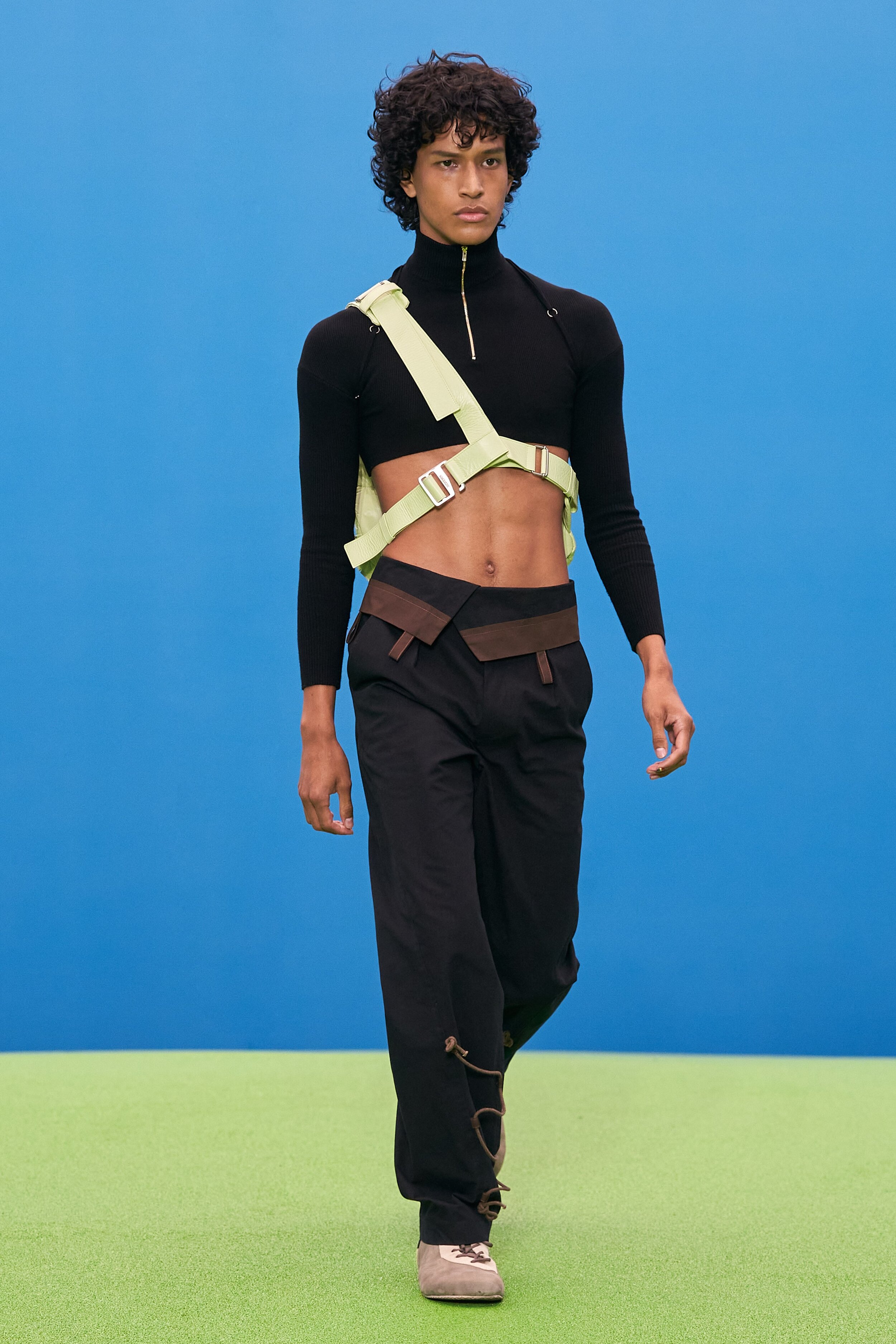 00028-Jacquemus-Fall-21-credit-imaxtree-courtesy-of-Jacquemus.jpg