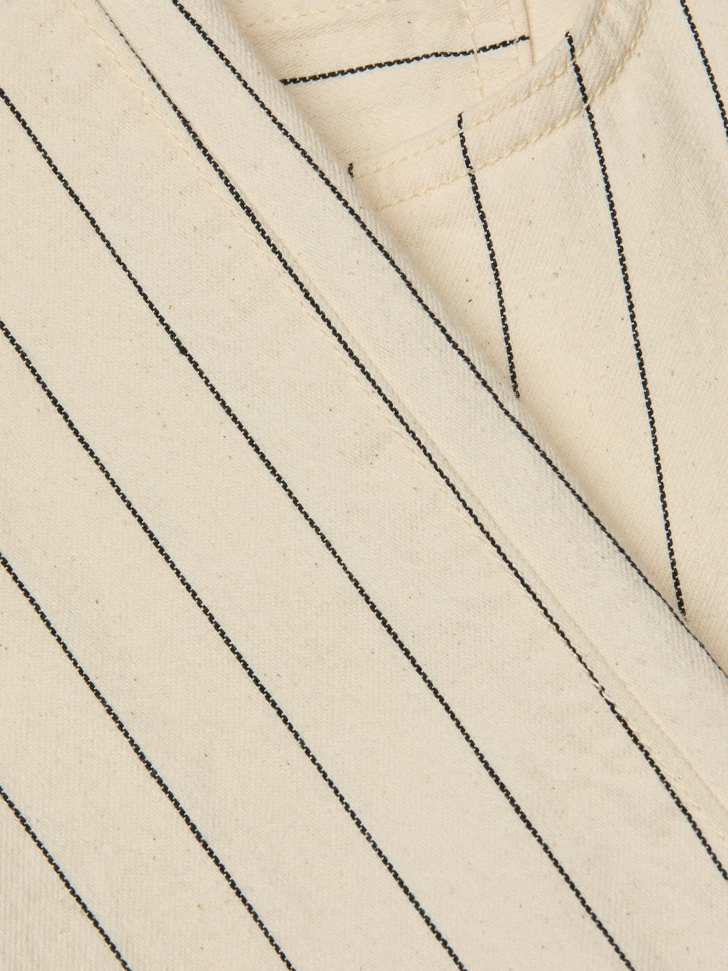 2721BSIR_ECNS_CLOSEUP.webp