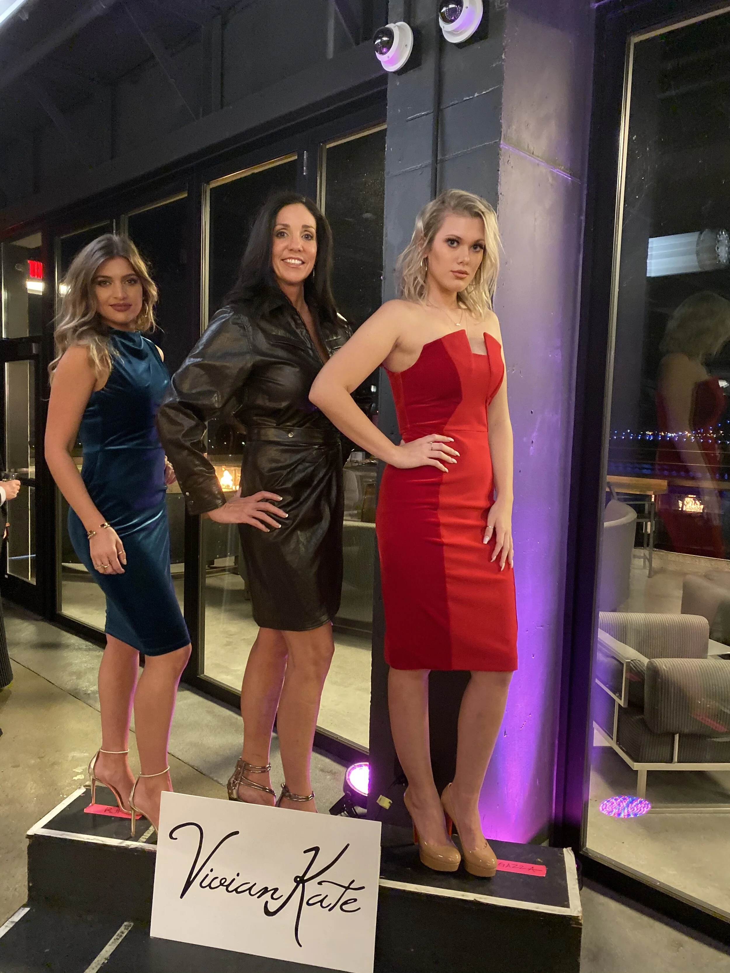 We had so much fun showing off our Fall collection in this exclusive fundraising event and shopping experience at The Heights Toledo.  A portion of all proceeds was used to benefit Susan G. Komen Northwest Ohio to fund breast cancer research.