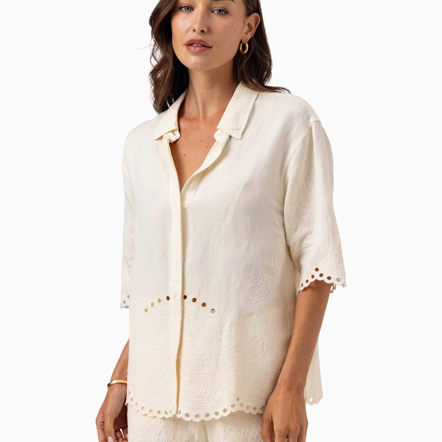 Rayon-Linen-Cobra-Shirt-Embroidery-Whisper-White4-Photoroom.jpg