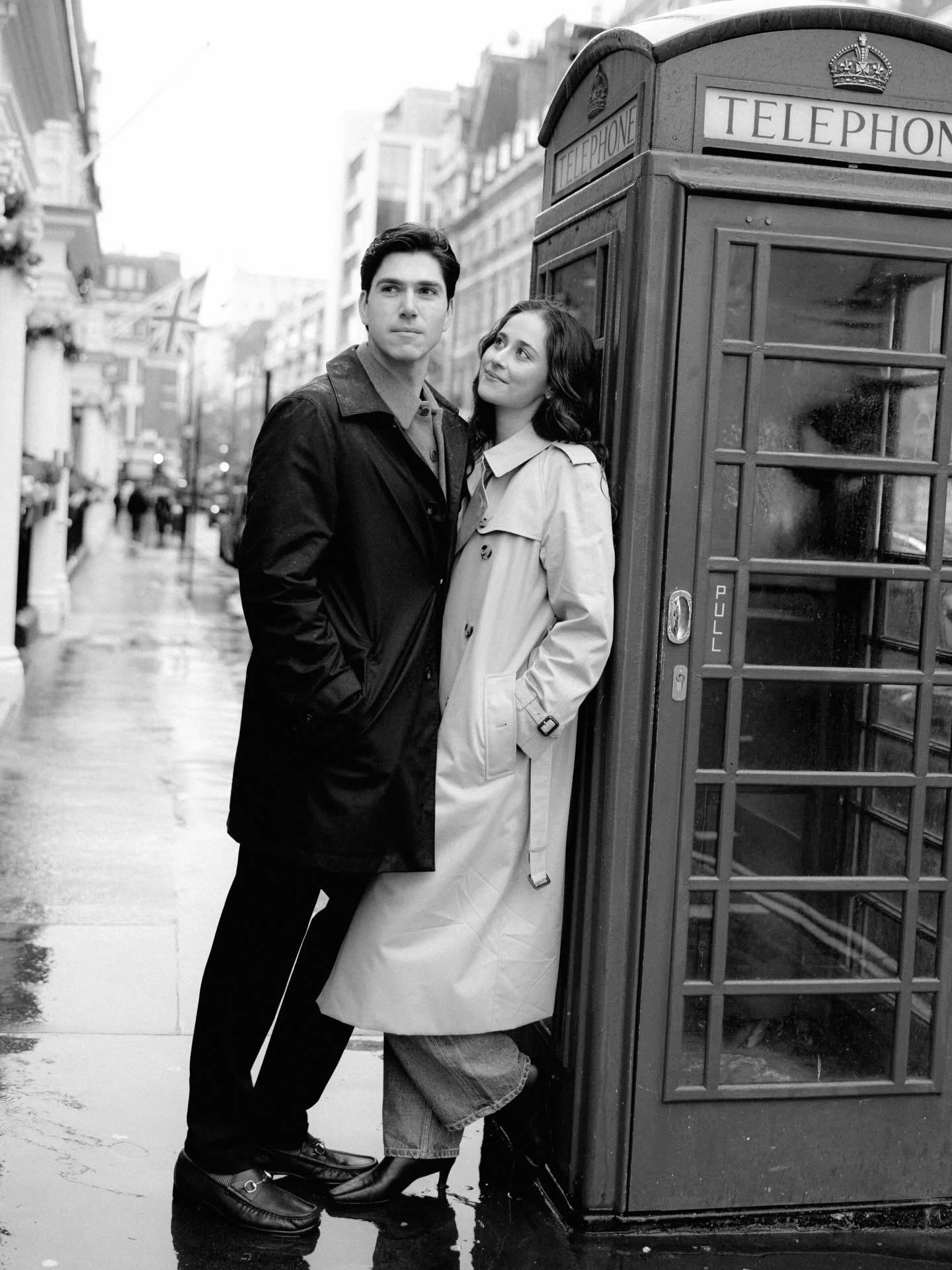 We got to see Julia in the office today so it felt timely to share her engagement pics! While living across the pond, Julia &amp; Nick asked @hollyclarkphotography to capture this chapter of their lives&hellip; a casual morning enjoying their neighbo