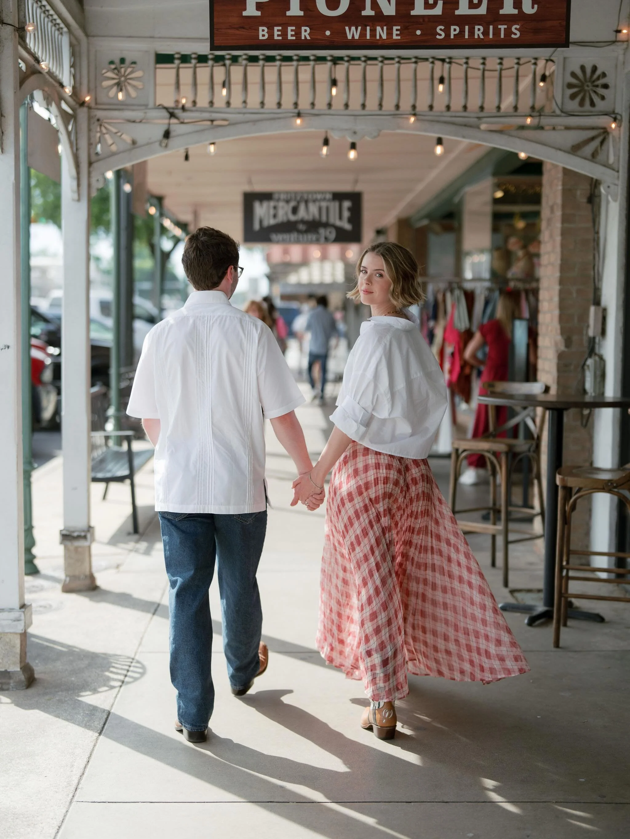 A look at Friday night with K&amp;C 🤍

After a stroll down Main Street in Fredericksburg, Katie and Carter joined their families and wedding party at @alberthotelfbgtx on the ice house lawn for an al fresco rehearsal dinner.

The palette and warmth 