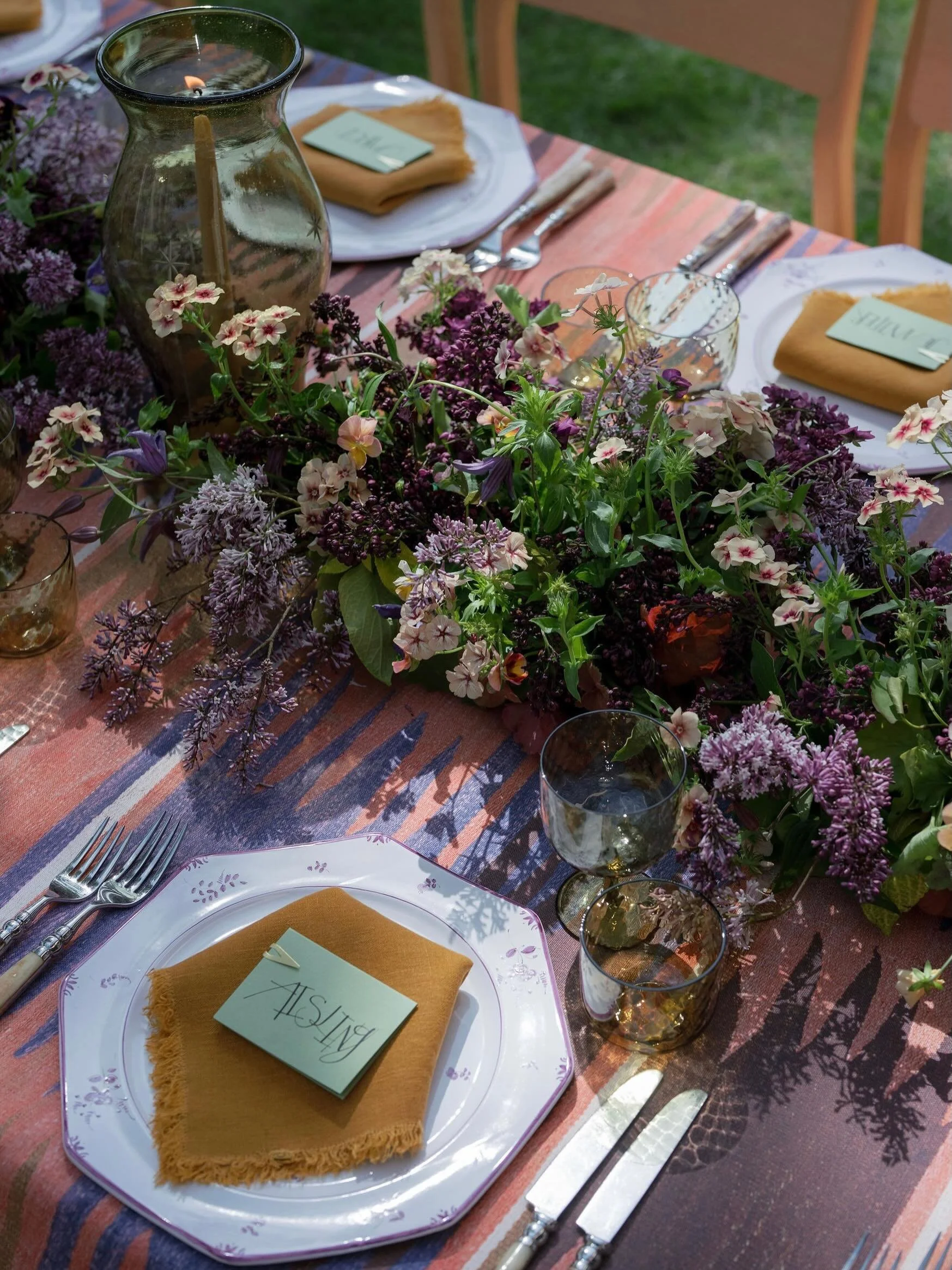 Still not over this rehearsal dinner palette 💜🌼🌿

Our bride&rsquo;s love of suzani textiles inspired the textile selection, which in turn informed the rest of the design. This @stfrankhome fabric fit the bill perfectly for an unexpected western we
