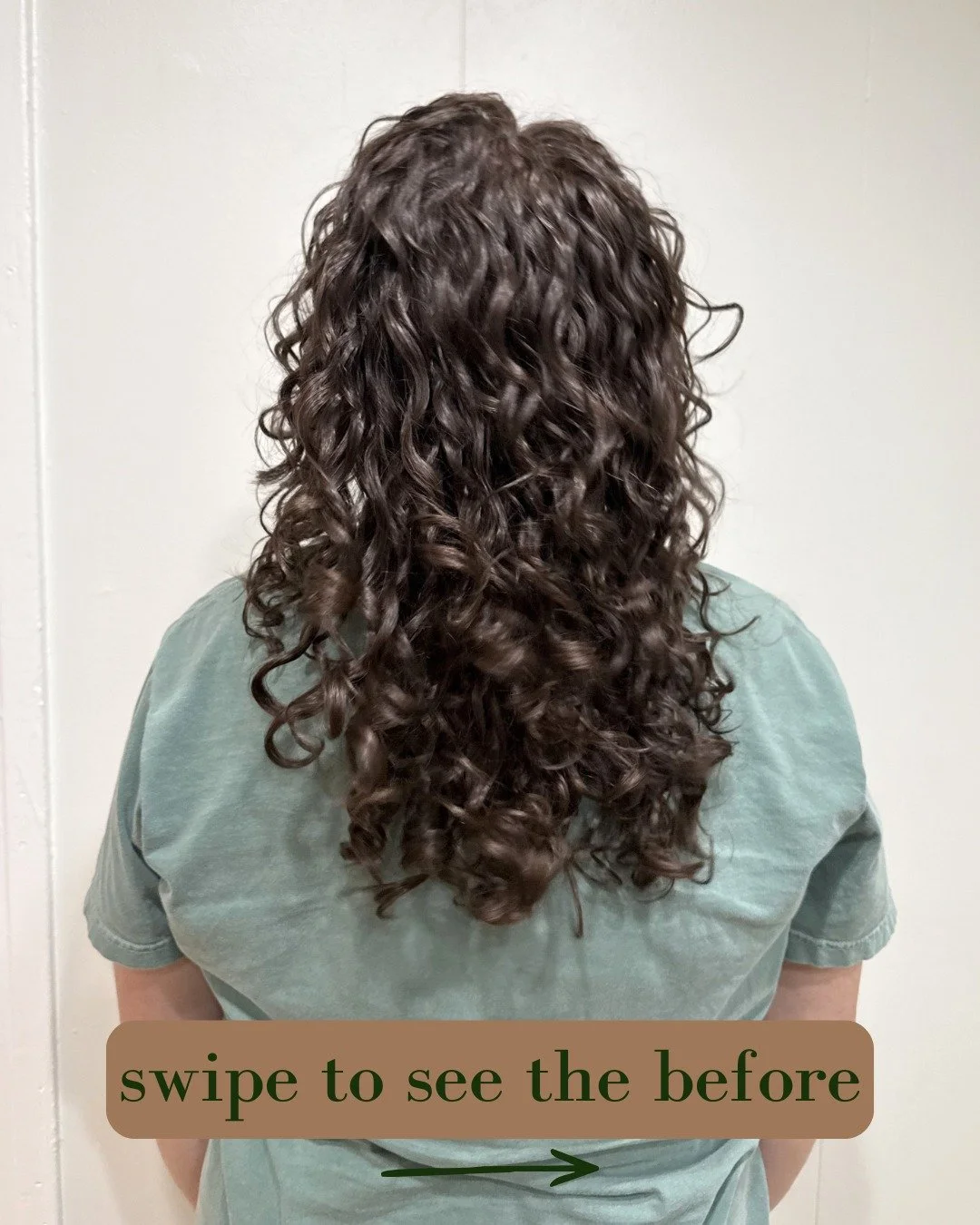 Curl enhancement ✨

Love enhancing clients natural texture with a perm! Amy has naturally wavy and even curly in some areas but was wanting a more consistent curl pattern and more volume. Gentle ammonia free perm was the perfect answer.