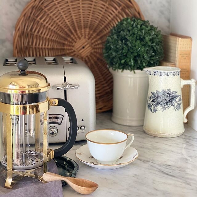 Are your mornings a bit slower these days? 
Heading out for walk before it heats up.
It&rsquo;s Friday that should still mean something. Do something nice for yourself today.

#morningroutine
#slowliving 
#friyay
#frenchpress
#coffeeteaorme
#teaforme