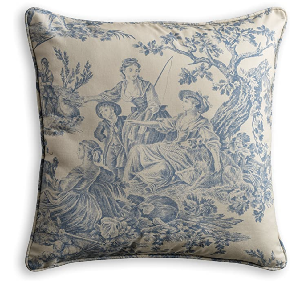 Toile-Pillow-3.png