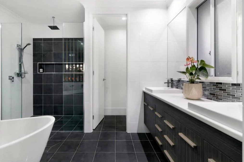 Bathroom 2.JPG