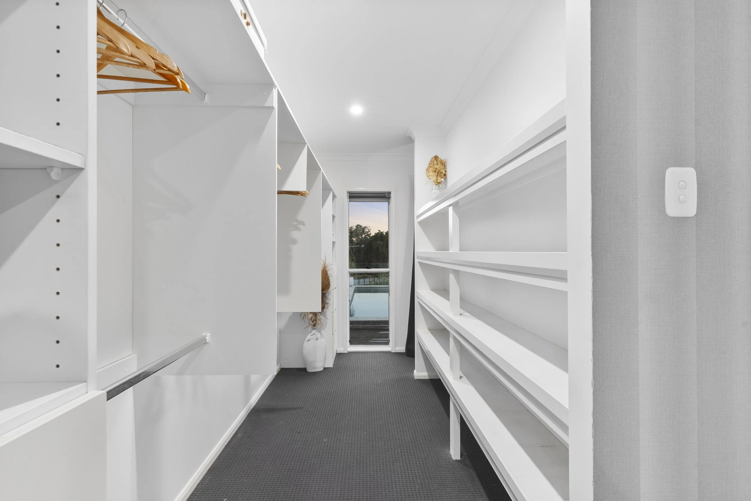 028_Open2view_ID1007775-20_Sabina_Street.jpg