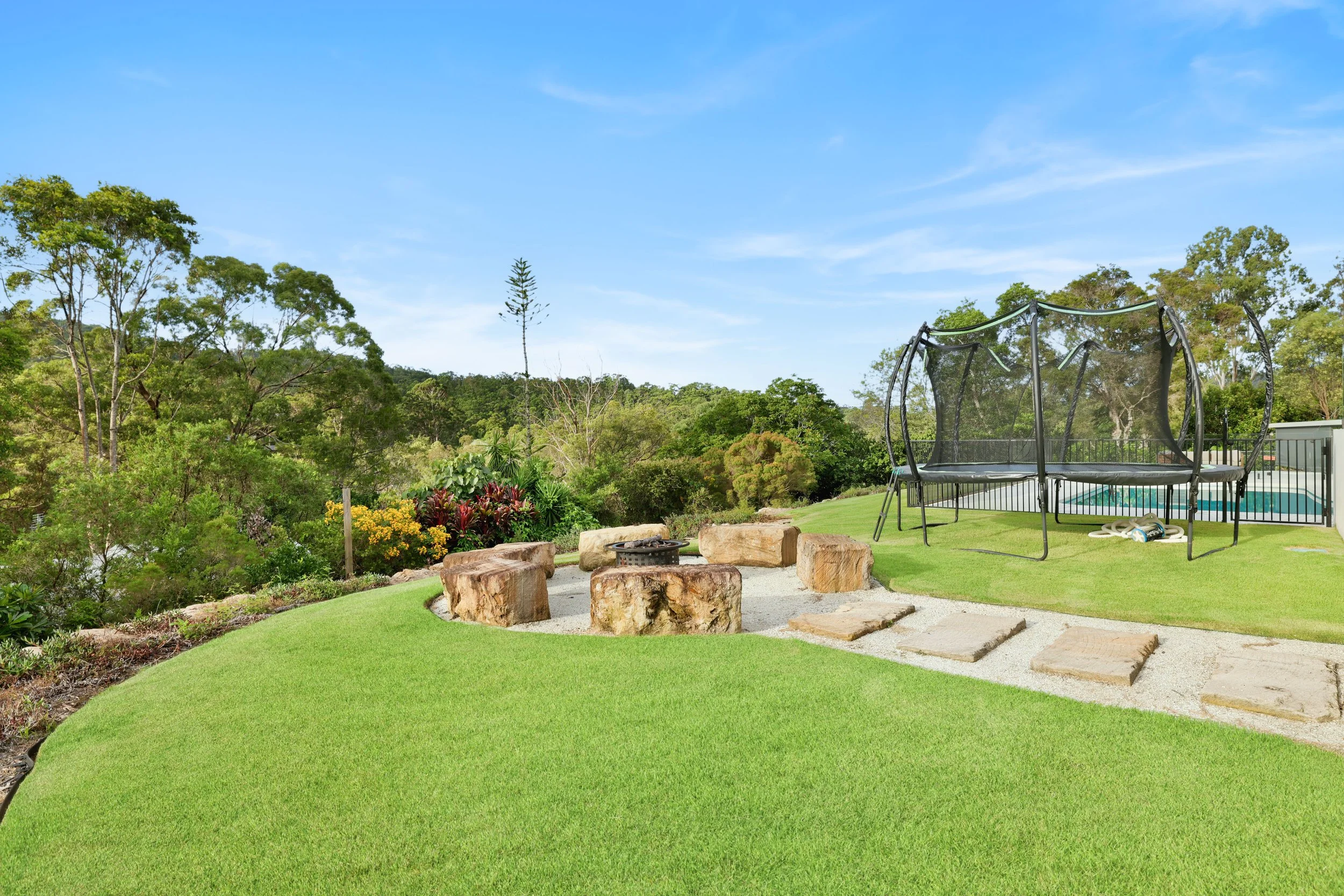 25 Aylesham drive Bonogin-10.jpg