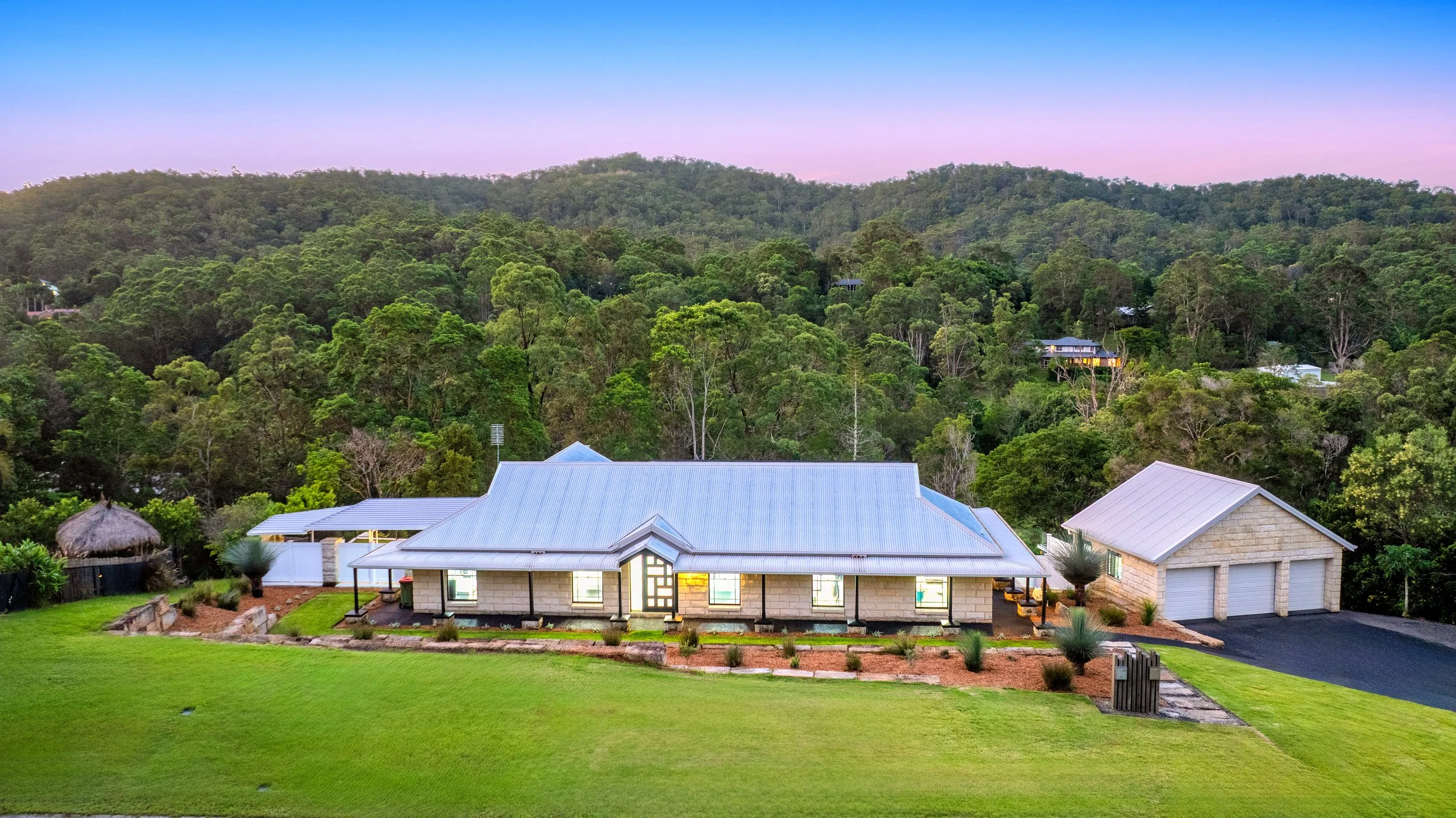 25 Aylesham drive Bonogin (aerial marked up)-10.jpg