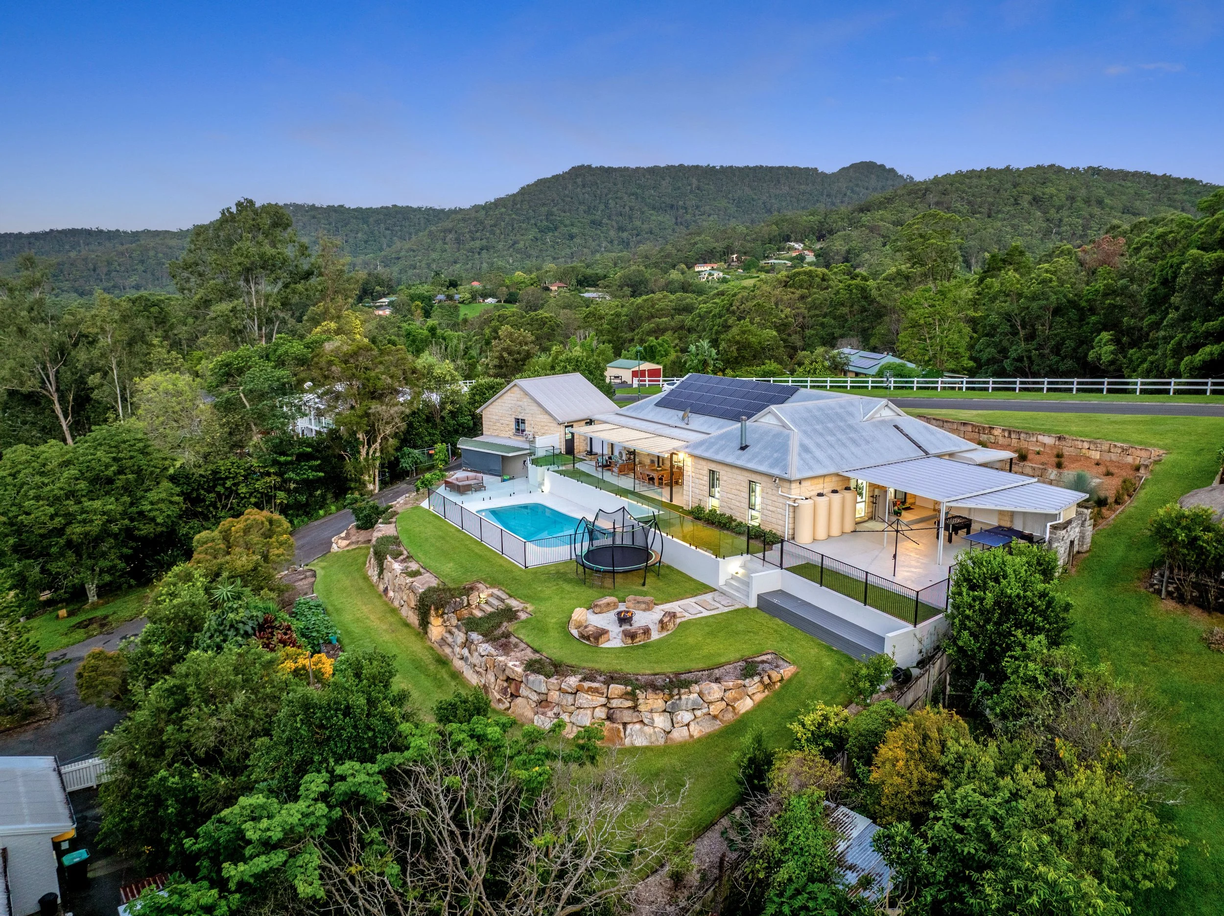 25 Aylesham drive Bonogin (aerial marked up)-7.jpg