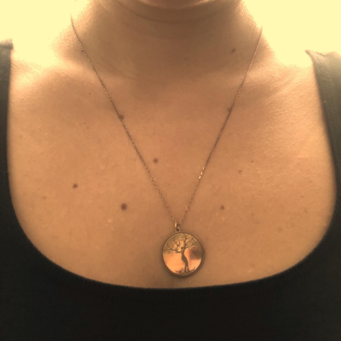 One of the mothers I worked with gave me a thank you present, a necklace with a Mother Tree. ✨ Mother trees are in the forests and are very old. They are like central hubs that connect new seeds and young trees. They welcome many living beings. They 