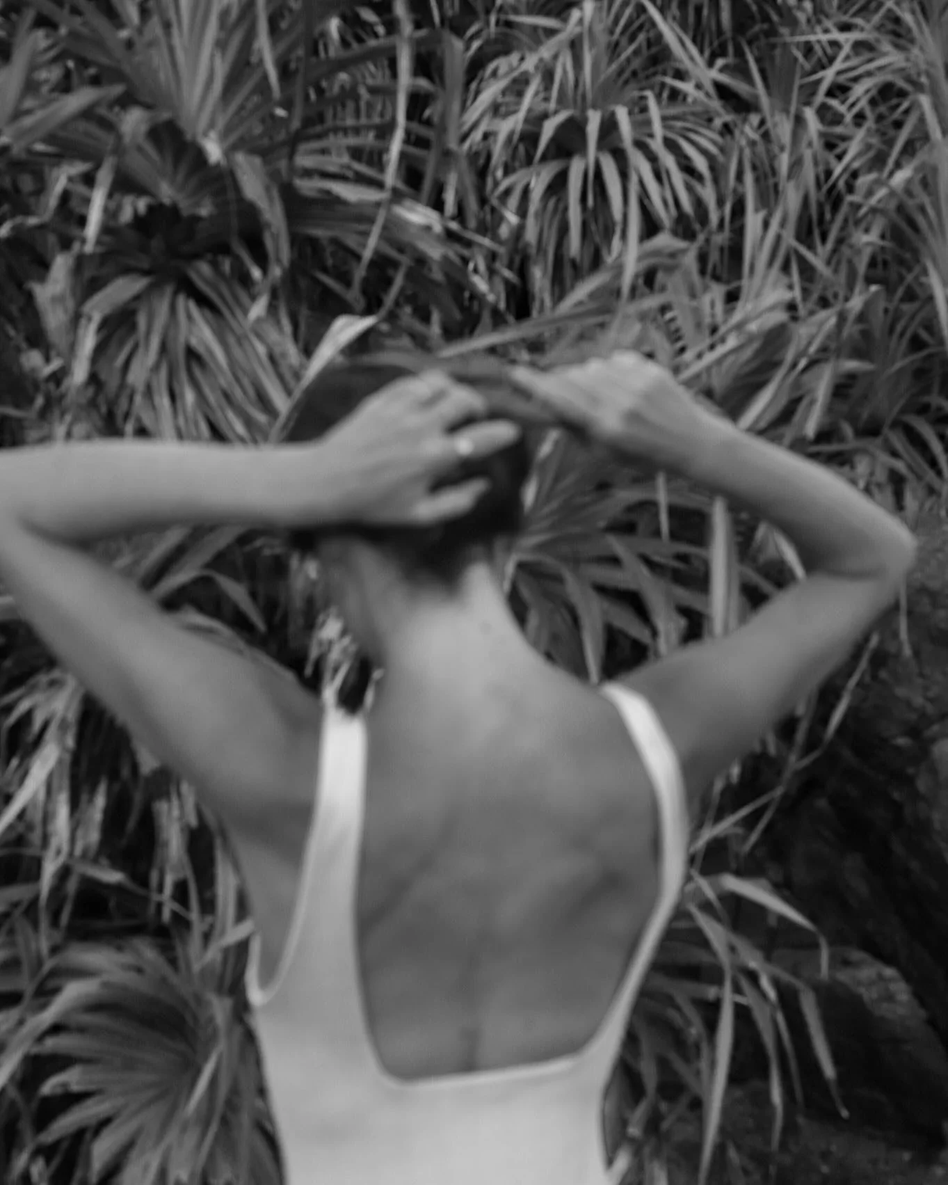 The world reflects back what we choose to see. Every being holds light, but it&rsquo;s in our noticing, in our willingness to truly see one another and our earth, that it truly comes alive.

#light #soul