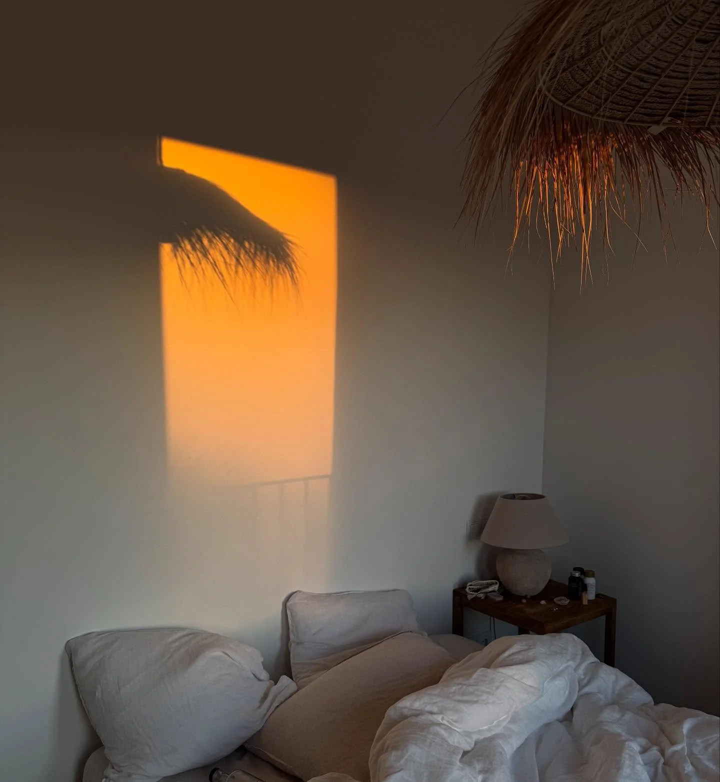 Gratitude.

Gratitude for the work that moves through me. 
Gratitude for the places that inspire and expand me.
Gratitude for the souls I get to meet and the hearts that touch mine.
Gratitude for the vessel of healing I am called to embody and for th