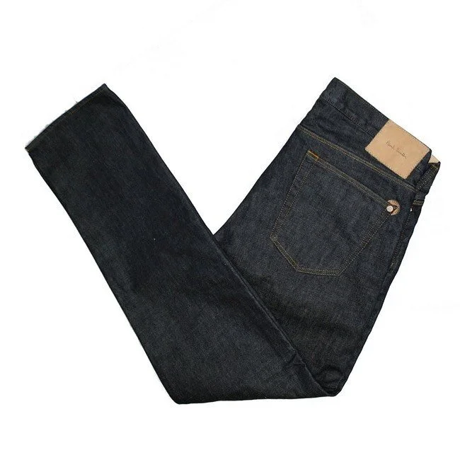 Working on Paul Smith's collection pushed my creativity to think outside the box and experiment with subtle design details while keeping a classic fit.

It's all in the details!