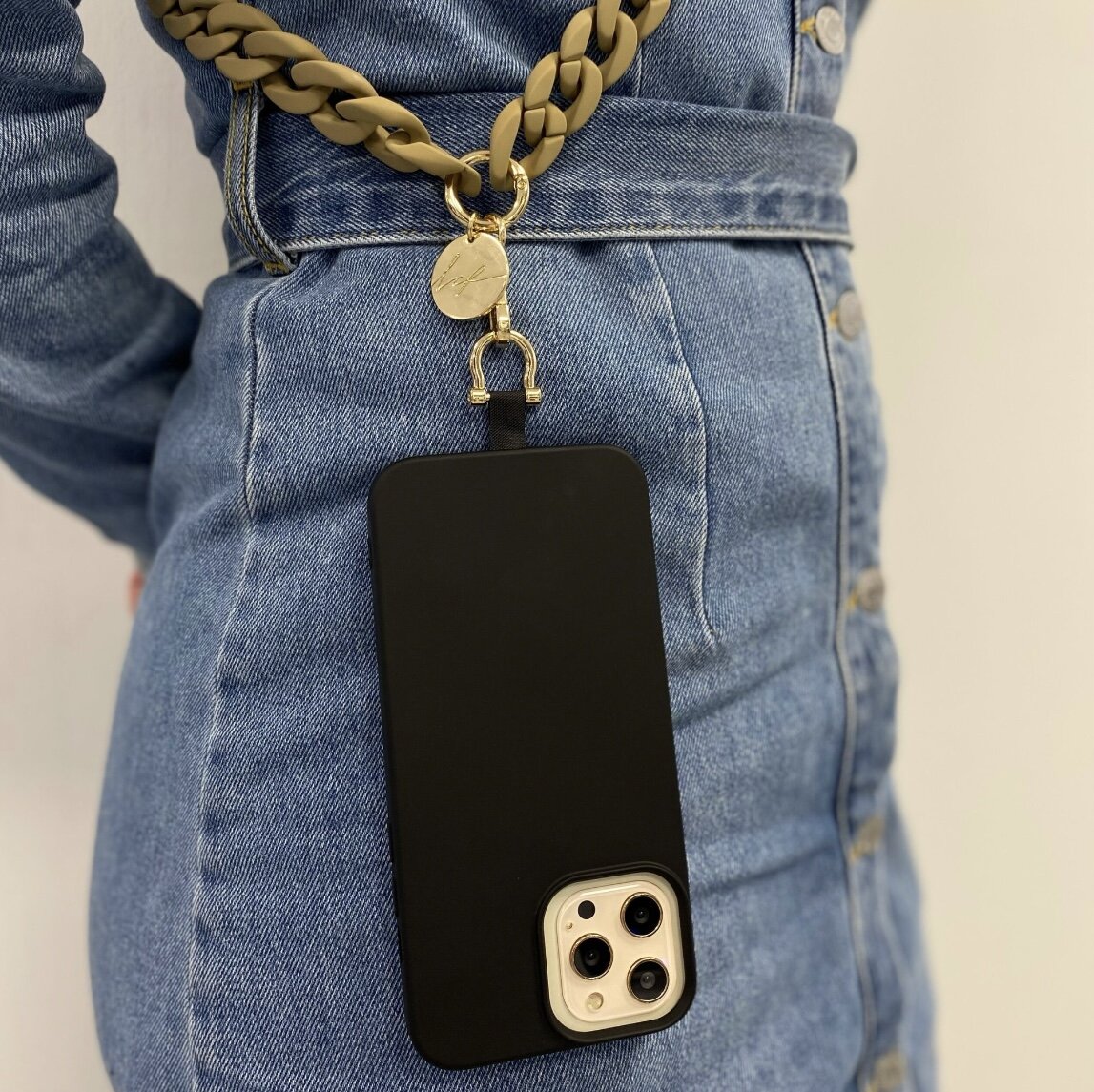 4E59B5E7-EF90-462D-831B-0E97786BB12F