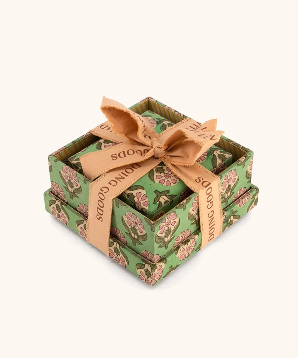 emma-fabric-box-square-set-doing-goods-1.20.21.028.600.3-off-white-packaging-ribbon-web (1).jpg