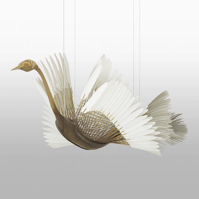 'Migration' - 1000 fragile porcelain feathers imitating the incomprehensible beauty of a bird in flight.
⠀⠀⠀⠀⠀⠀⠀⠀⠀
#sculpture #mobile #artanddesign #makingprocess #workshop #slipcasting #bonechina #porcelainfeather #artist #evamenz #birdsculpture #br