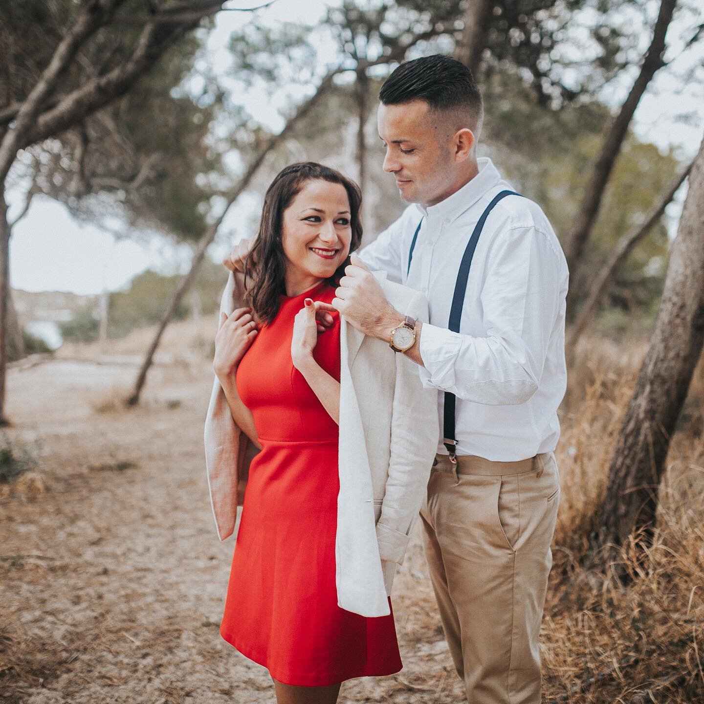 &Eacute;ramos incapaces de decidir cual de estas dos fotos prefer&iacute;amos subir &iquest;Qu&eacute; pens&aacute;is vosotros? &iquest;La primera o la segunda? &iquest;Os gusta el combo rojo y ocre de la paleta de colores de estas fotos?
#engagement