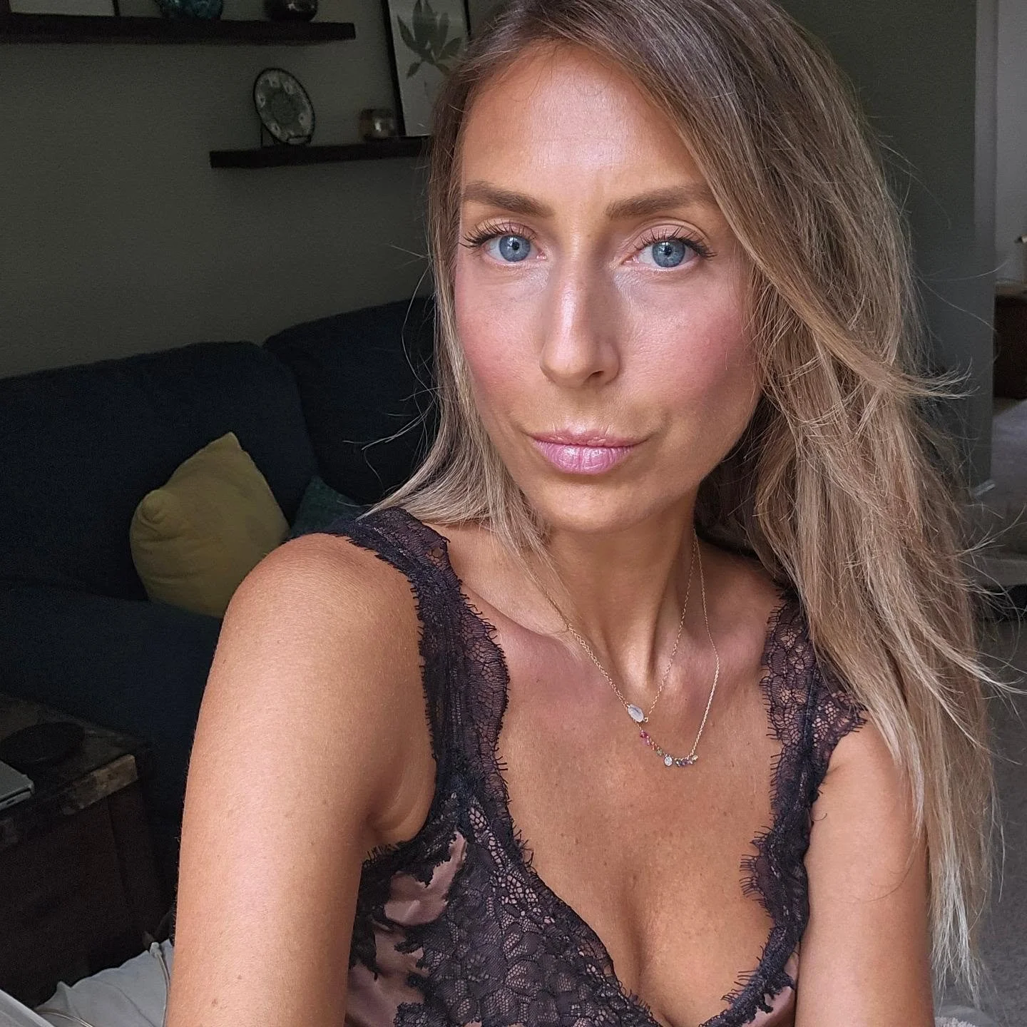 The more I refine my inner world, the less I need from the outer one. 🩷

Reverence has become my greatest luxury.

This comes through the ways that I nourish myself, how I move my body, and the holistic rituals that care for my beauty.

For me, they