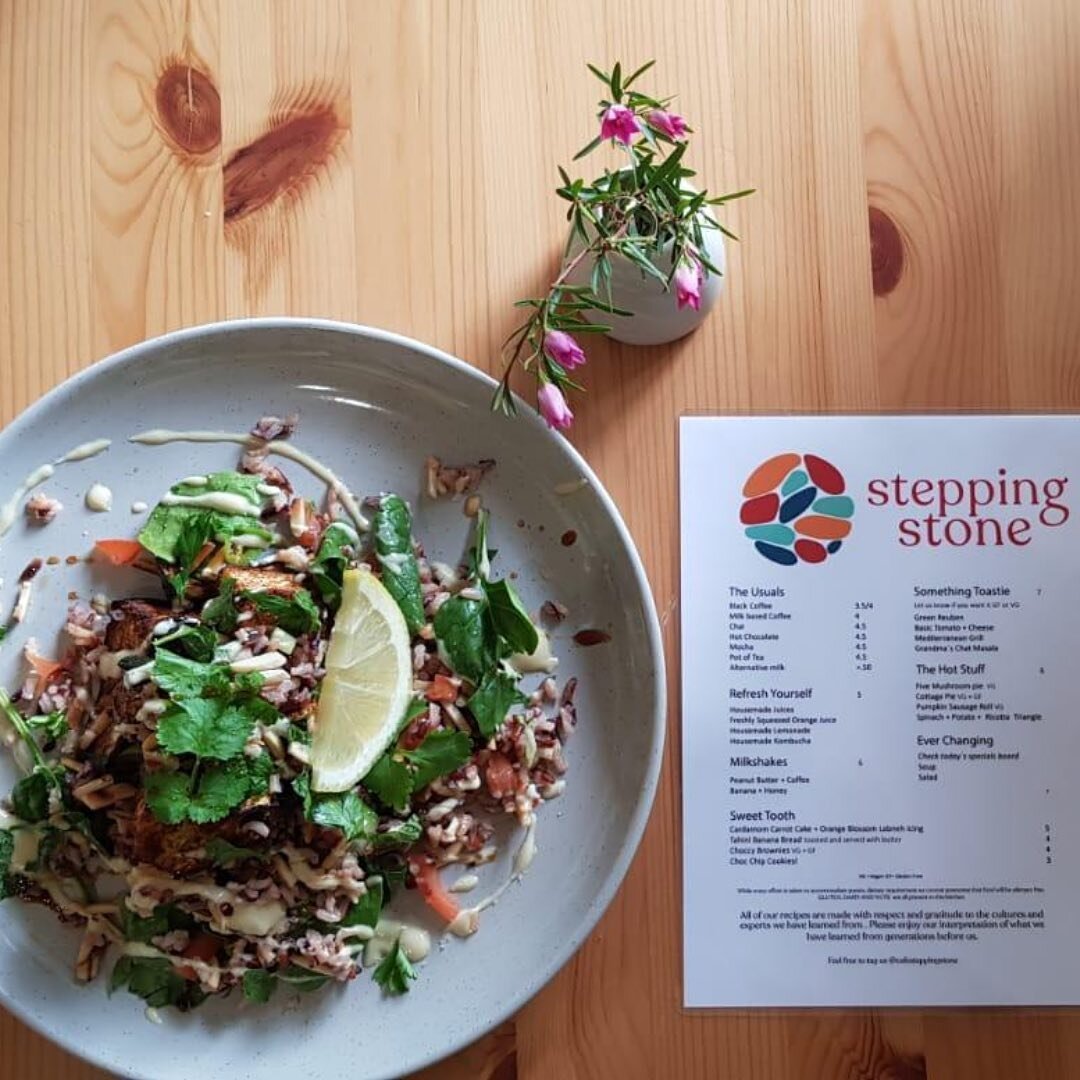 CAFE  STEPPING  STONE  NOW OPEN !

Café Stepping Stone is a vegetarian kitchen now operating out of Strathnairn Arts Homestead, with an emphasis on locally grown and ethical produce.

The cafe will be open Thursday to Sunday 10am-4pm and serve coffe