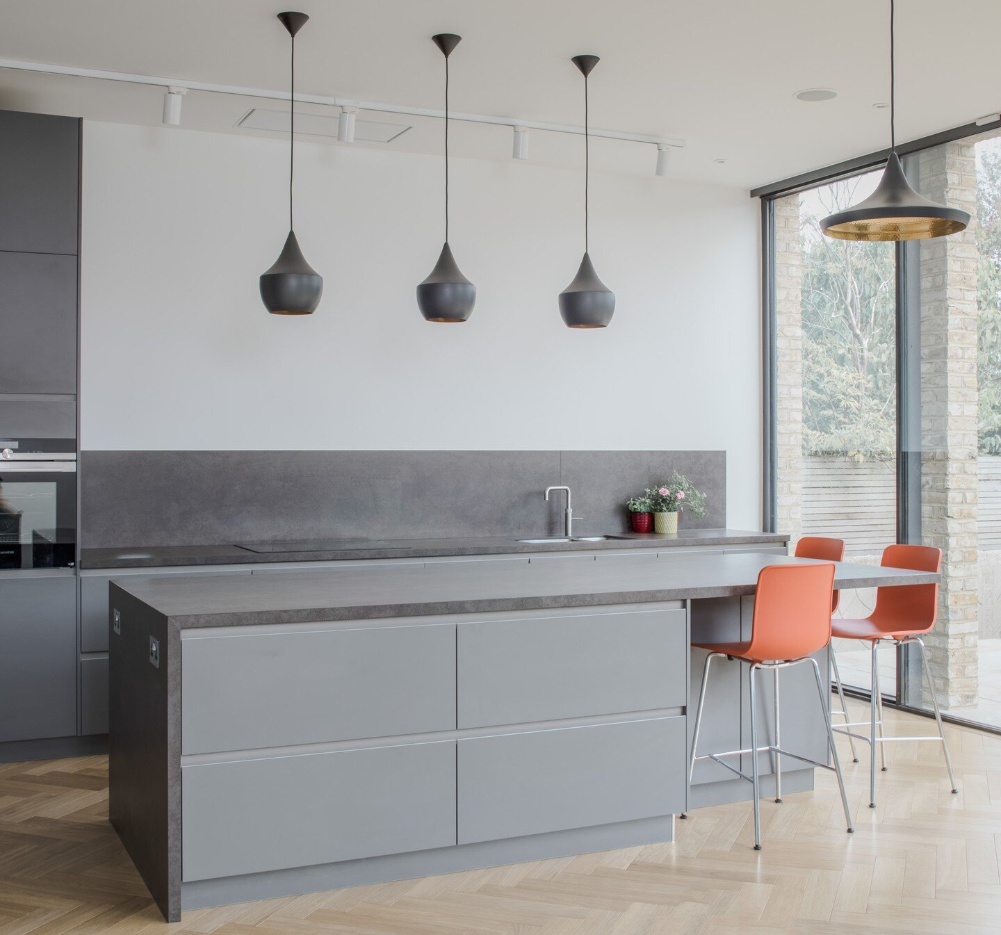 Another shot from our Ashchurch Park Villas project.

Location: Hammersmith
Architect: @matthewgilesarchitects
Photographer: @loganirvinemacdougall

#kitchendesign #kitcheninspiration #kitcheninspo #modernkitchen #architecture #architectural #archite