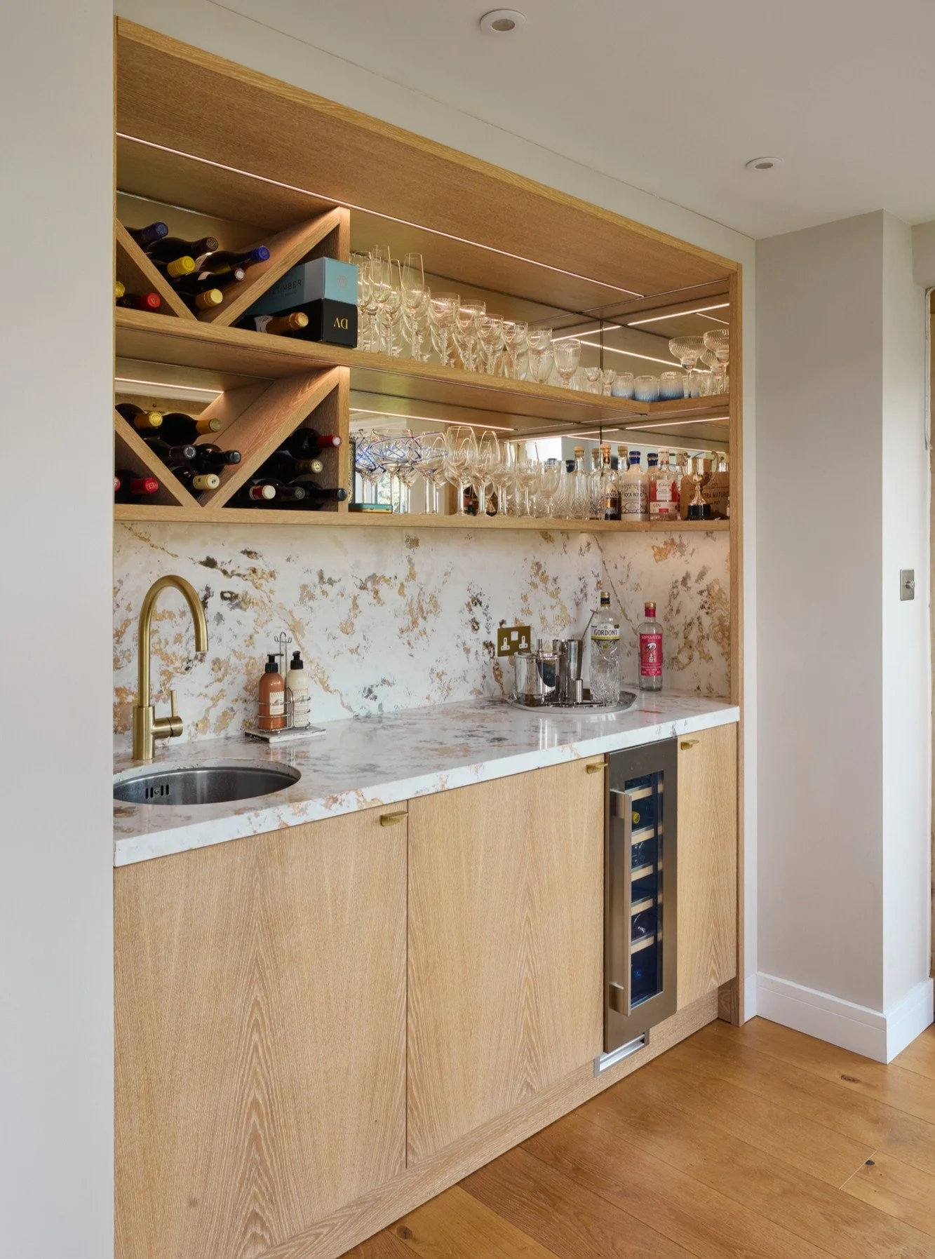 Friday evenings deserve a good drink, poured from a bar that feels just right. 

A bespoke touch, made for weekends that last a little longer.

#fridaymood #weekendvibes #homebargoals #bespokefurniture #bespokefurnituredesign #interiorinspiration #da