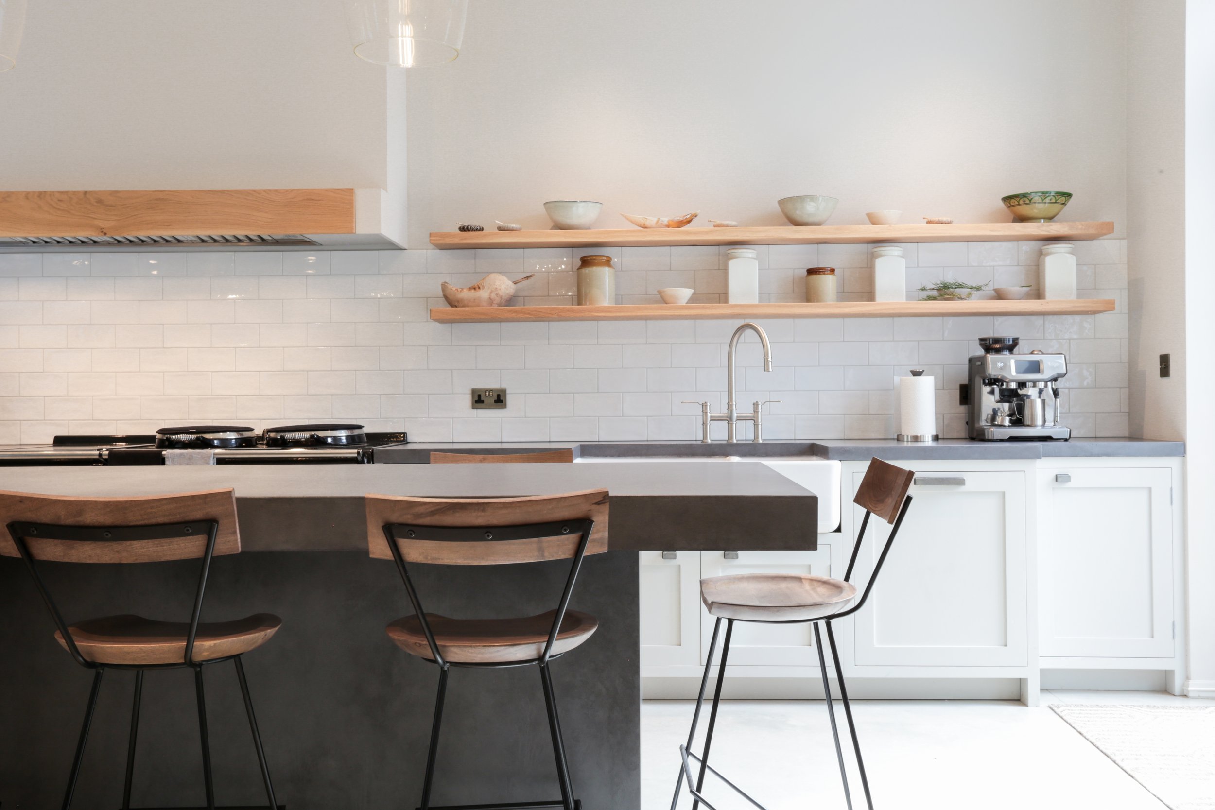 🪵 What Is a Bespoke Kitchen — And Is It Worth It?
