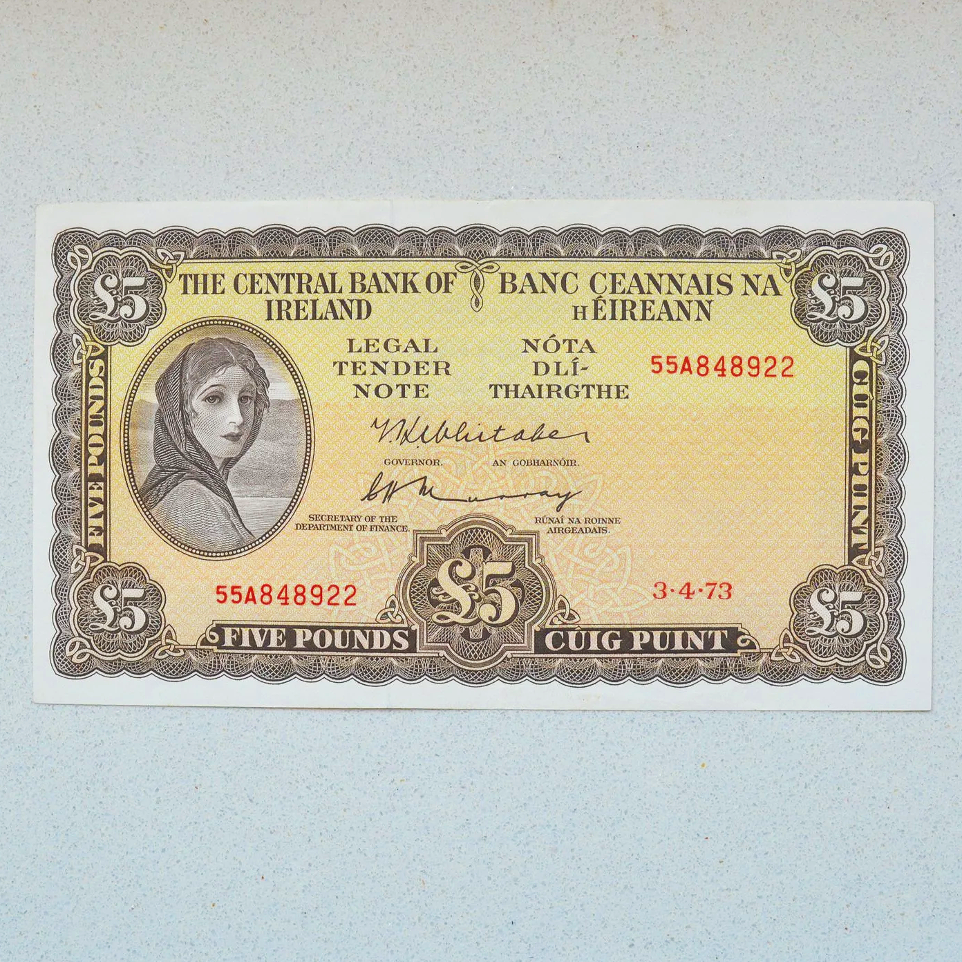 Ireland (Republic) 1973 Lady Lavery 5 Pounds - AU-58