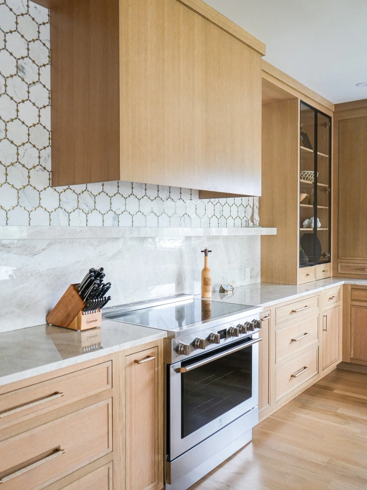 Natural stains are here to stay, in a big way! Up next in our project reveals, we&rsquo;re sharing a kitchen that celebrates this look to the fullest extent.

Interior Design: @mdadesignltd