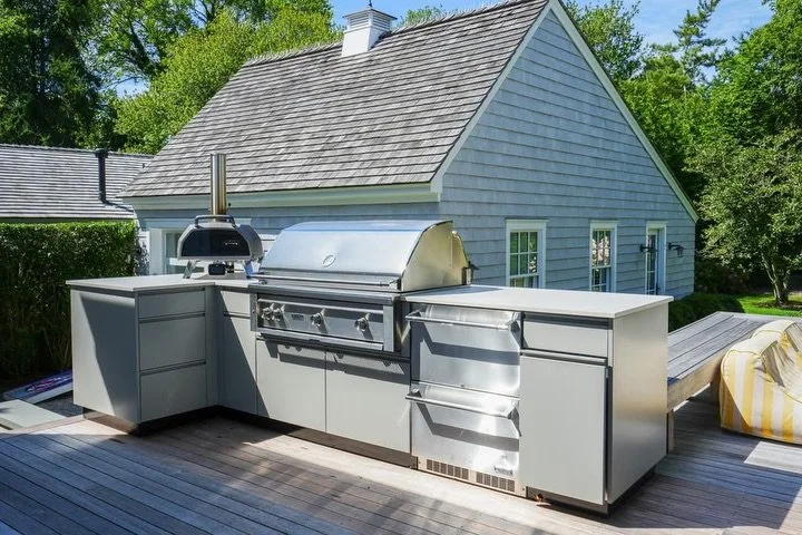 The Egypt Lane Project

From rendering to reality, our Egypt Lane Outdoor Kitchen has the grill fired up and ready for the season!

Cabinet Lin: @brownjordanoutdoorkitchens 
Door Style: Techno
Finish: Ash Gray

Countertop: Dekton by Cosentino Albrari