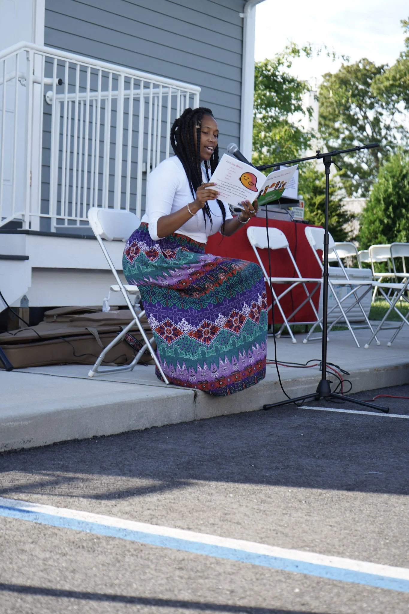 Author reading 2.jpg